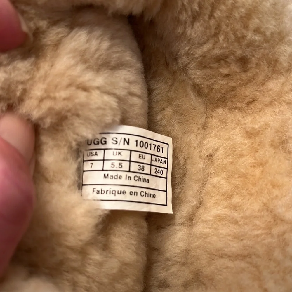 UGG Boots - Size 7 - Picture 6 of 8